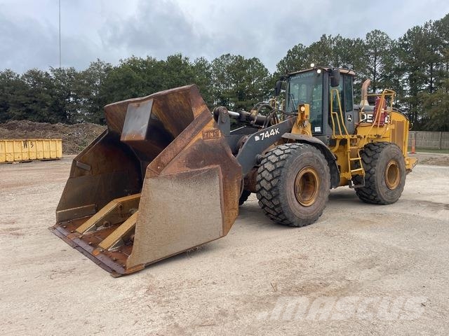 John Deere 744K 輪胎式裝載機