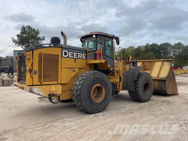 John Deere 744K 輪胎式裝載機