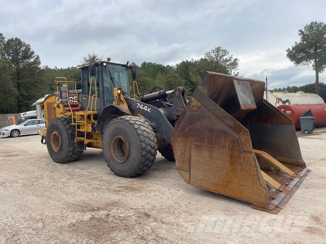 John Deere 744K 輪胎式裝載機