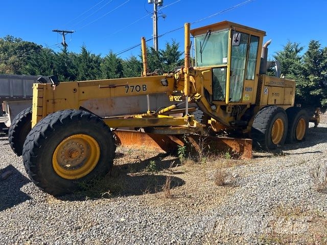 John Deere 770B Grejdery