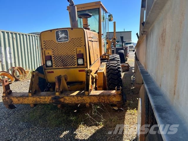 John Deere 770B Grejdery