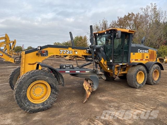John Deere 772G Graders