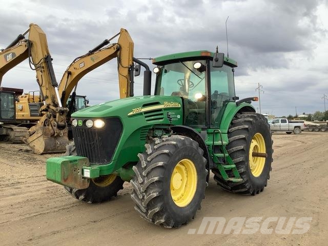 John Deere 7820 Tractors
