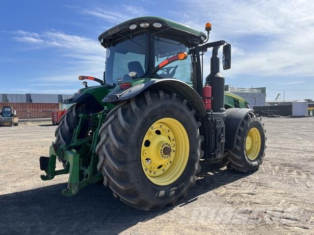 John Deere 8245R Traktoren