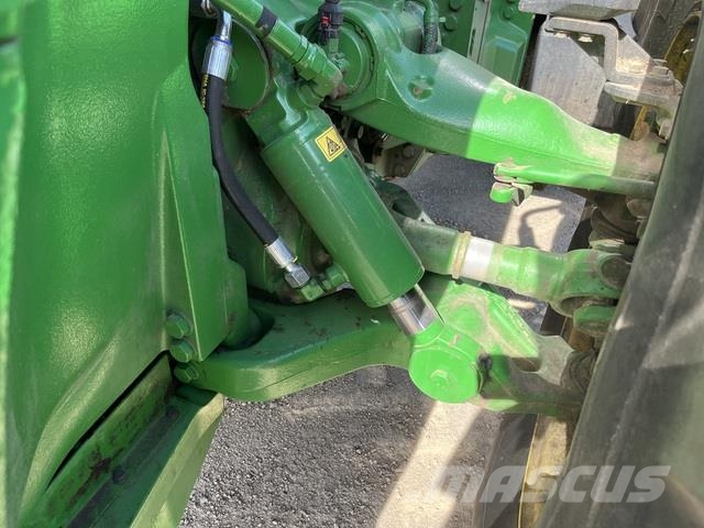 John Deere 8245R Traktoren