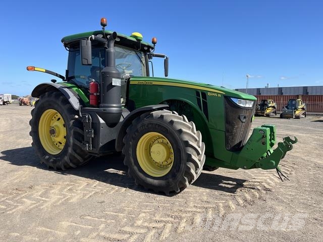 John Deere 8245R Traktoren