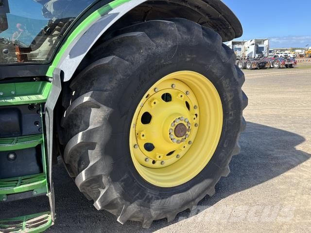 John Deere 8245R Traktoren