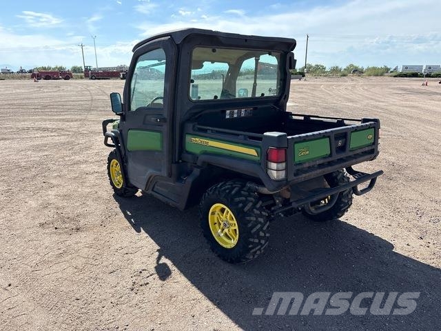 John Deere 835M Pomoćni strojevi