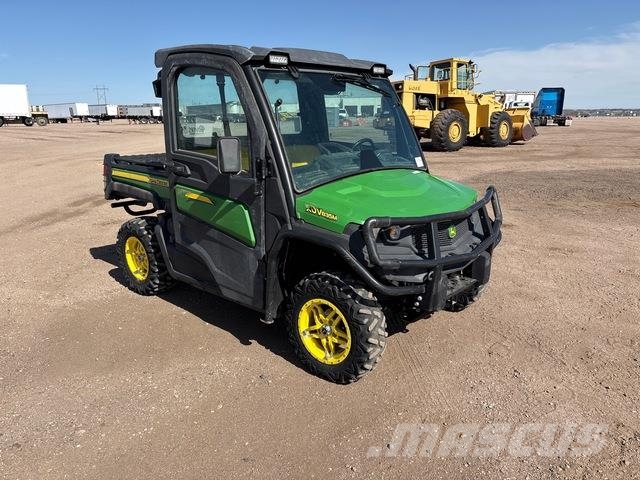John Deere 835M Pomoćni strojevi
