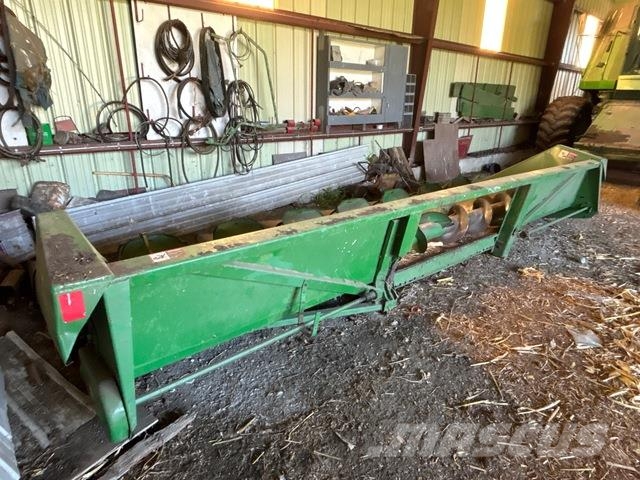 John Deere 843 Leikkuupöydät