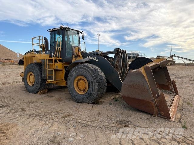 John Deere 844 輪胎式裝載機