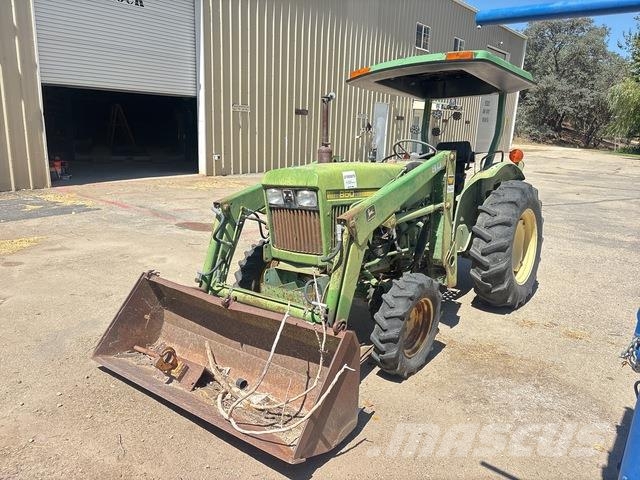 John Deere 850 Трактори