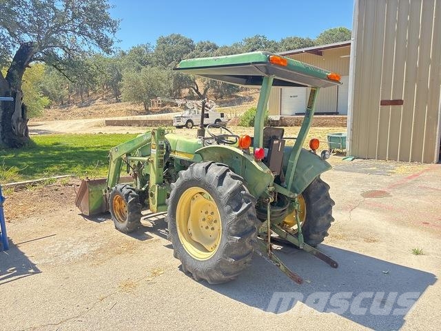 John Deere 850 Трактори