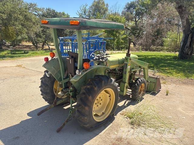 John Deere 850 Трактори