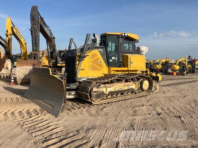 John Deere 850L WLT Crawler dozers