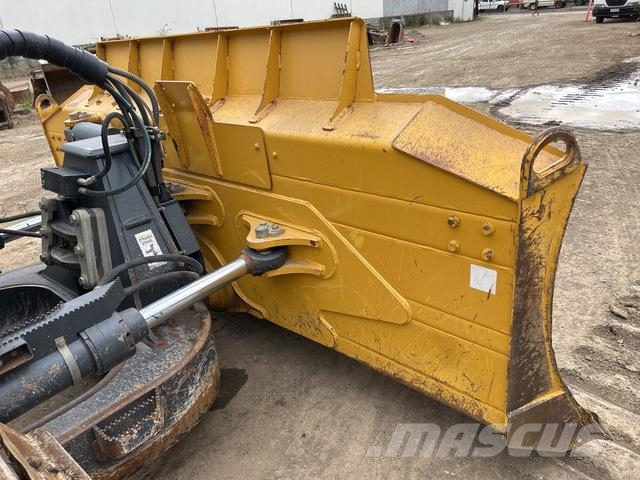 John Deere 850L XLT Buldooserid
