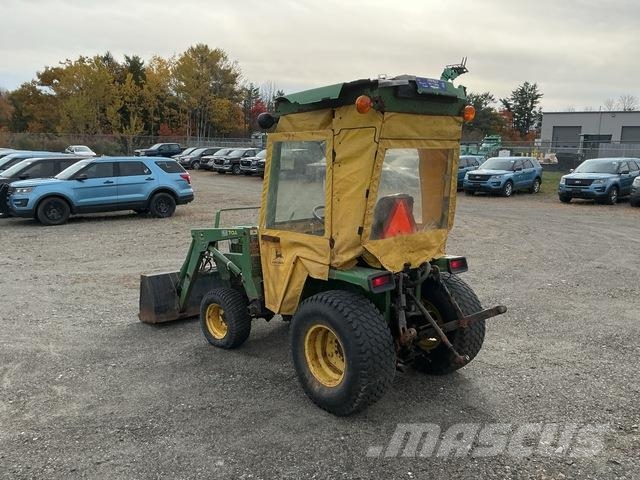 John Deere 855 小型曳引機