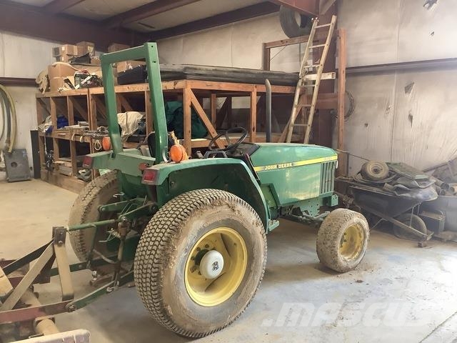 John Deere 870 Tractores compactos
