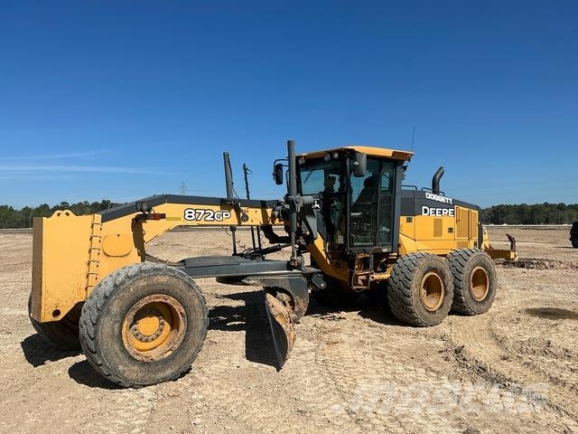 John Deere 872GP معدات تمهيد الطرق