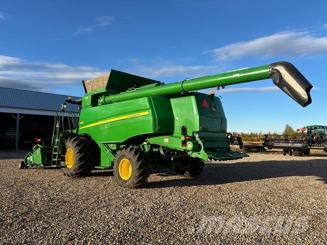 John Deere T670 Combine harvesters