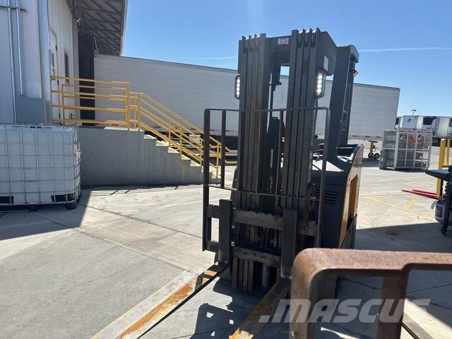 Jungheinrich ETG 318 미디엄 리프트 오더 피커