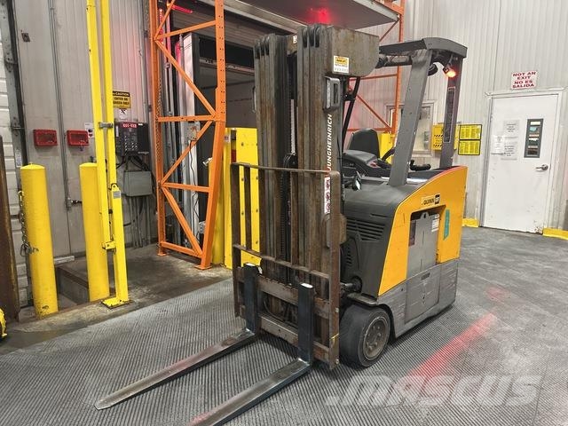 Jungheinrich ETG 318 미디엄 리프트 오더 피커