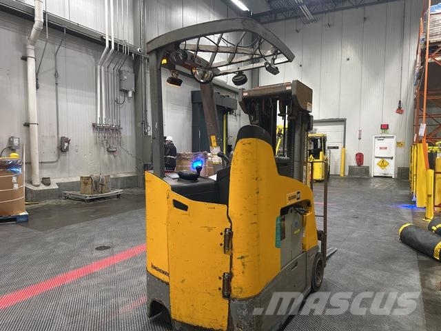 Jungheinrich ETG 318 미디엄 리프트 오더 피커