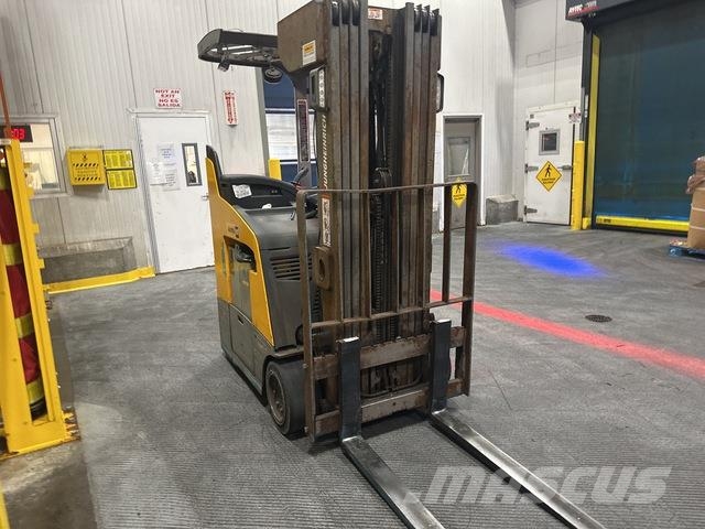 Jungheinrich ETG 318 미디엄 리프트 오더 피커