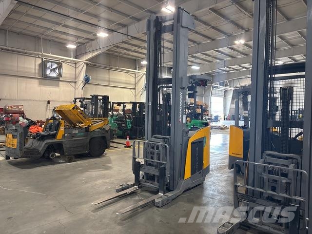 Jungheinrich ETR335D Stivuitor cu catarg retractabil