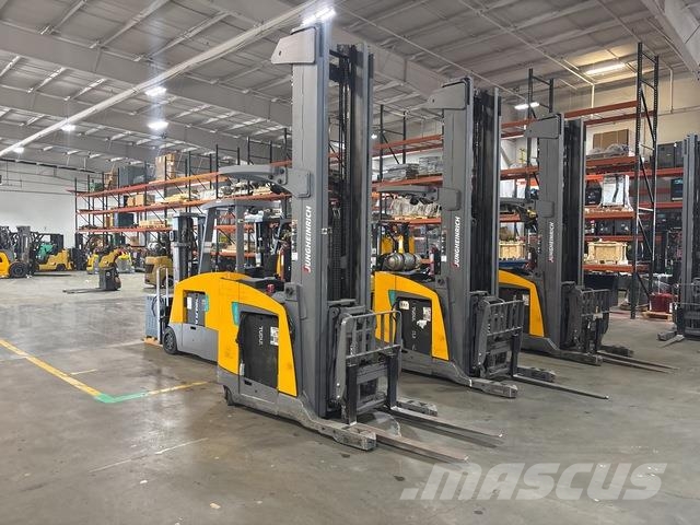 Jungheinrich ETR335D 리치 트럭