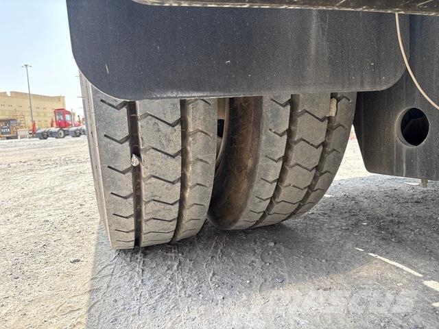Kalmar TL2 جرارات صالات المطارات