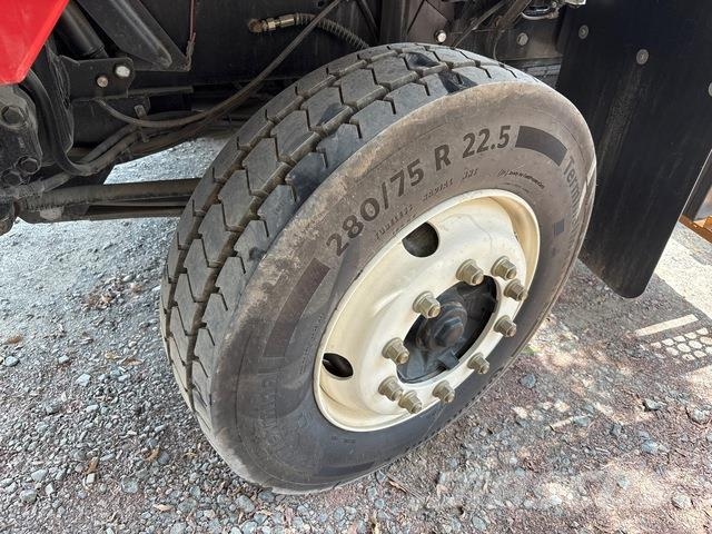 Kalmar TL2 جرارات صالات المطارات