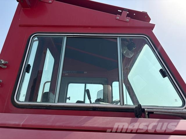 Kalmar TL2 جرارات صالات المطارات