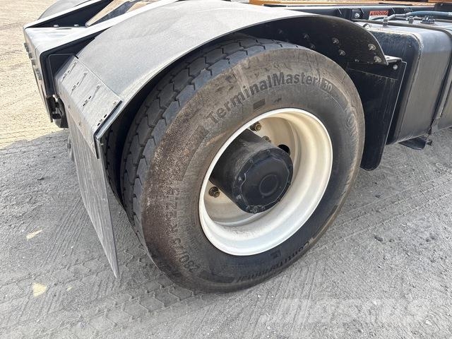 Kalmar TL2 جرارات صالات المطارات