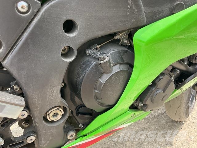 Kawasaki Ninja ZX10R 全地形車