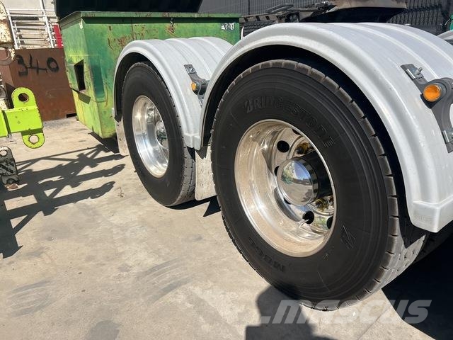 Kenworth K200 Aerodyne Autotractoare
