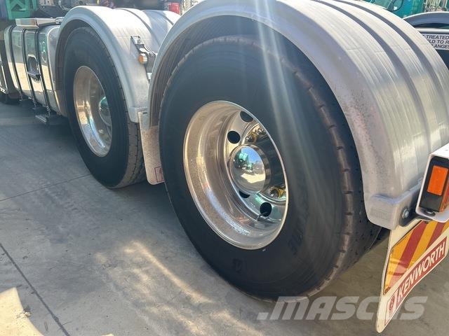 Kenworth K200 Aerodyne Autotractoare
