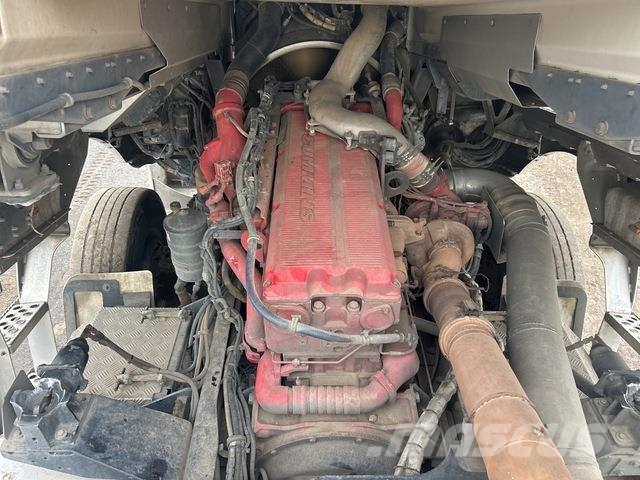 Kenworth K200 Big Cab Aerodyne Tractor Units