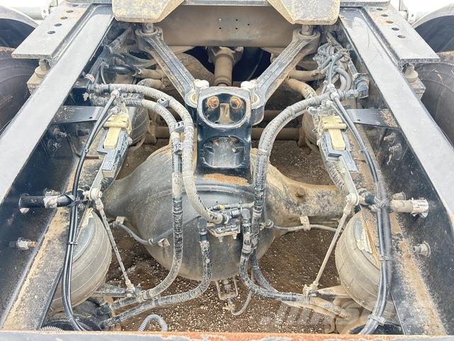 Kenworth K200 Big Cab Aerodyne Tractor Units