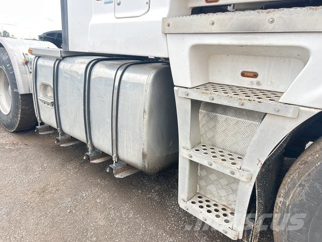 Kenworth K200 Big Cab Aerodyne Tractor Units