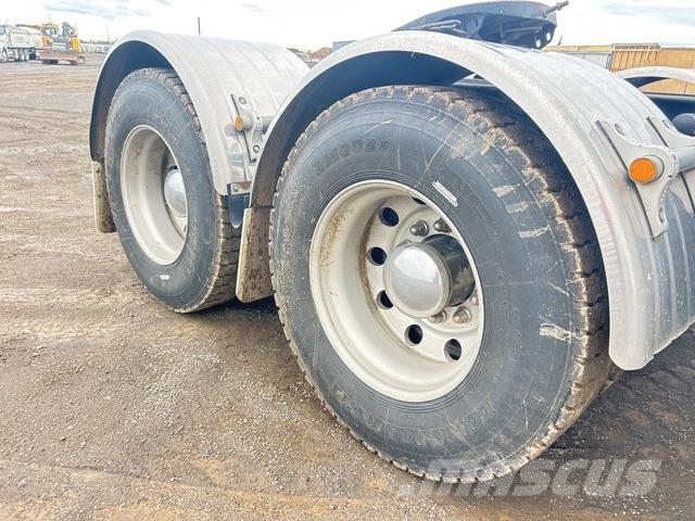 Kenworth K200 Big Cab Aerodyne Tractor Units