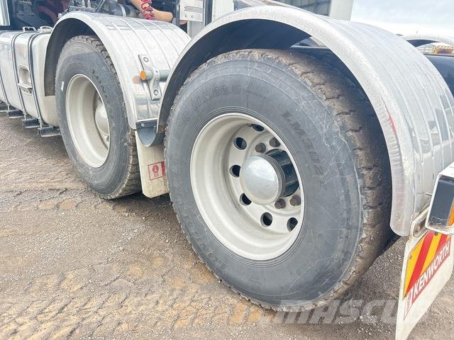 Kenworth K200 Big Cab Aerodyne Tractor Units