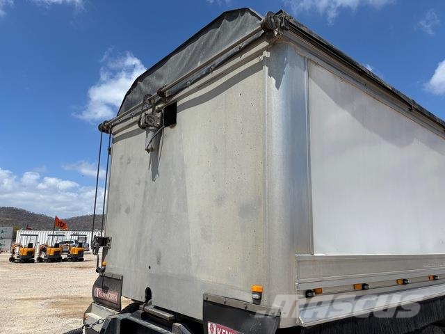 Kenworth T404SAR Tipper trucks