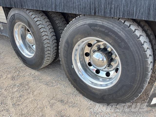 Kenworth T404SAR Самоскиди