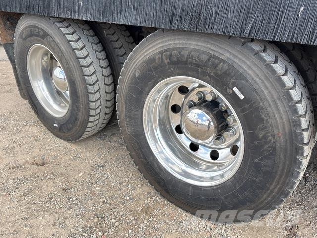 Kenworth T404SAR Самоскиди