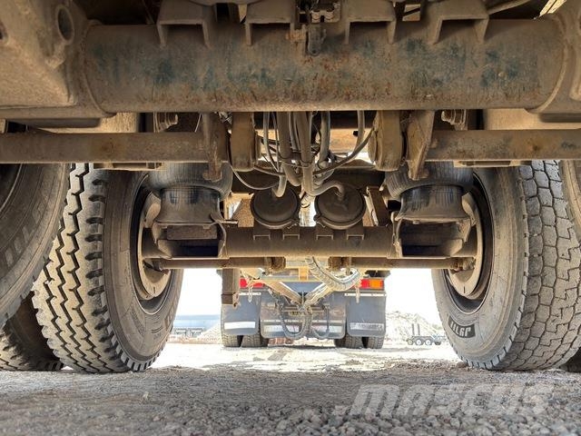 Kenworth T404SAR Tipper trucks
