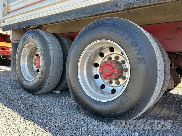 Kenworth T409 Tipper trucks