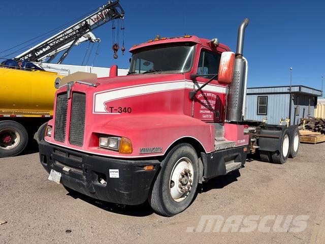 Kenworth T600 Тягачі