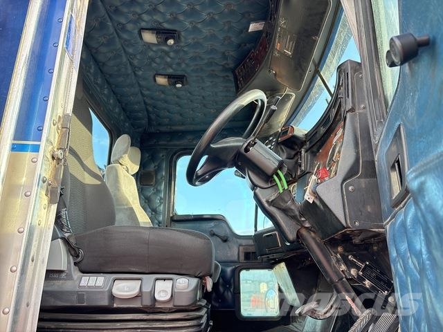 Kenworth T604 وحدات الجر
