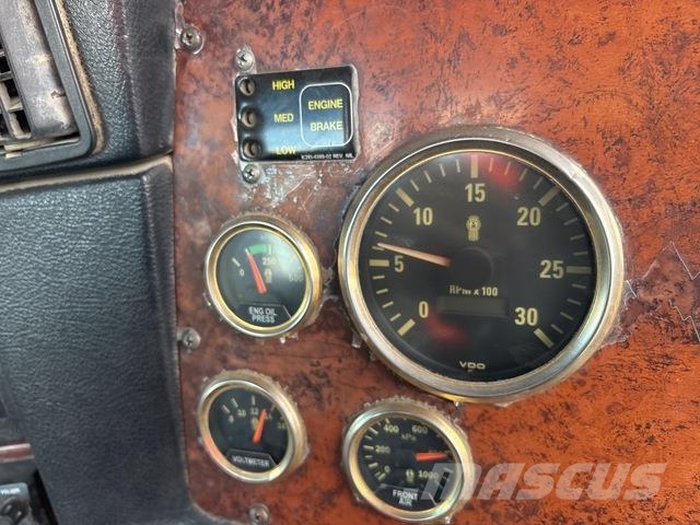 Kenworth T604 وحدات الجر